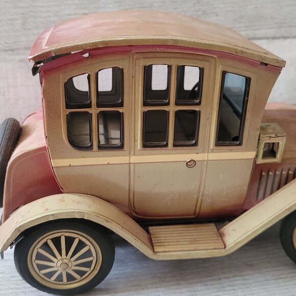Vintage Red & Gold Tin Litho Wind-Up Car Model Grand-pa - Picture 2 of 9